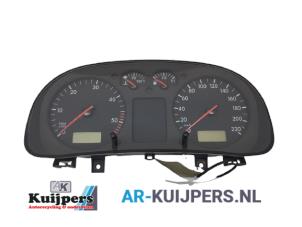Gebruikte Kilometerteller KM Volkswagen Bora (1J2) 1.9 TDI 90 Prijs € 40,00 Margeregeling aangeboden door Autorecycling Kuijpers