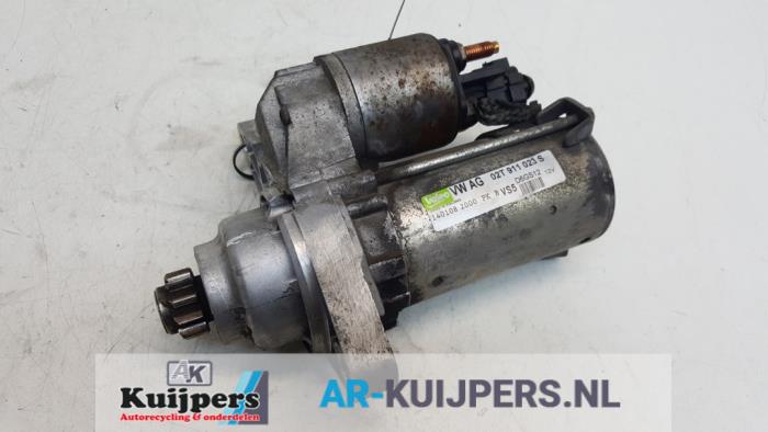 Startmotor van een Volkswagen Polo IV (9N1/2/3) 1.4 16V 2008