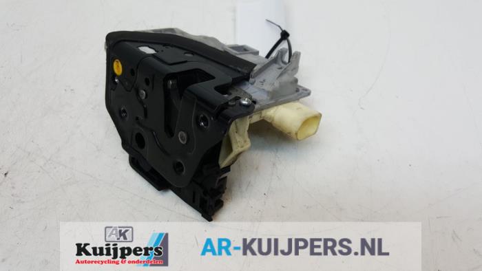 Deurslot Mechaniek 4Deurs links-voor - Volkswagen Passat