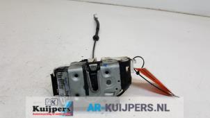 Gebruikte Deurslot Mechaniek 4Deurs links-achter Dodge Avenger (JS) 2.0 16V Prijs € 25,00 Margeregeling aangeboden door Autorecycling Kuijpers