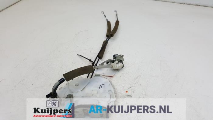 Deurslot Mechaniek 4Deurs links-voor van een Honda Civic (FA/FD) 1.3 Hybrid 2008