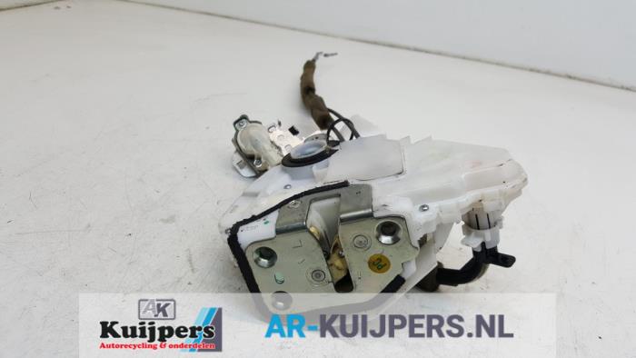 Deurslot Mechaniek 4Deurs links-voor van een Honda Civic (FA/FD) 1.3 Hybrid 2008