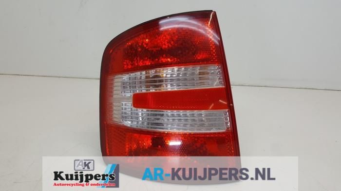Achterlicht links - Skoda Fabia