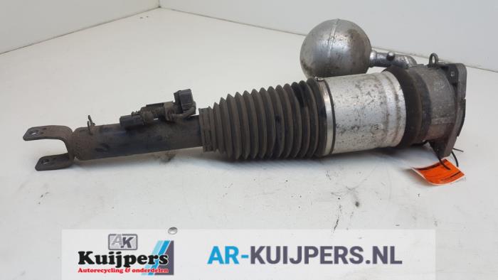 Schokdemperpoot rechts-achter - Volkswagen Phaeton