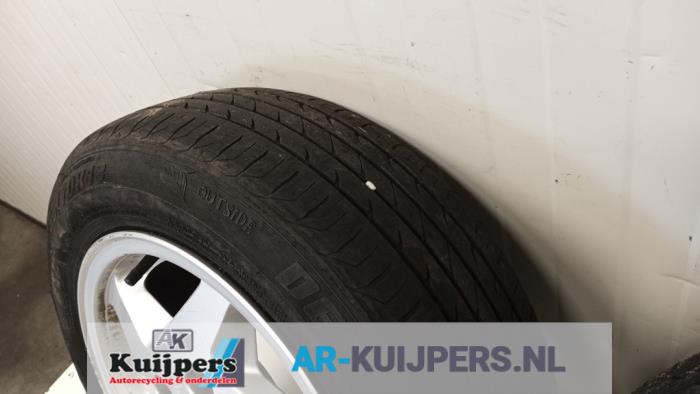 Velgen set + banden - Nissan Micra