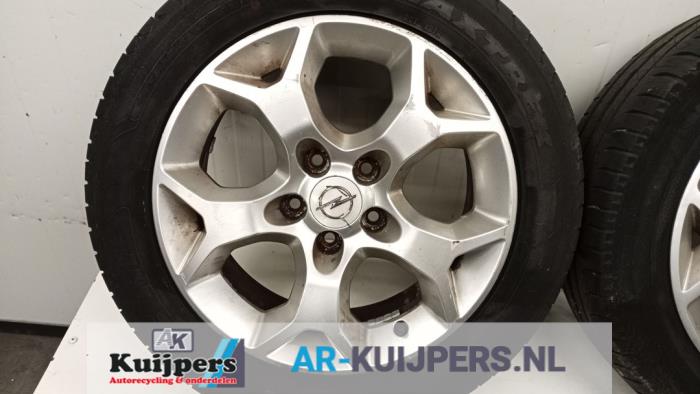 Velgen set + banden - Opel Zafira