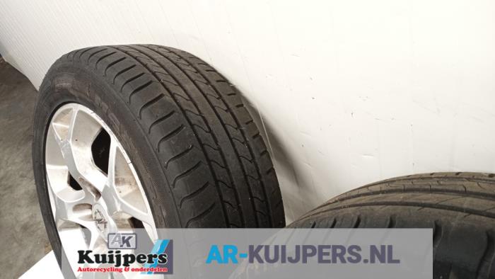Velgen set + banden - Opel Zafira
