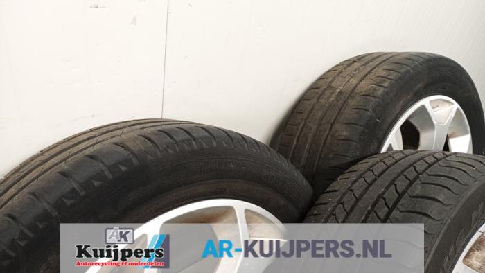 Velgen set + banden - Opel Zafira
