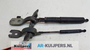 Gebruikte Achterklep Scharnier BMW 5 serie Touring (E39) 525i 24V Prijs € 50,00 Margeregeling aangeboden door Autorecycling Kuijpers