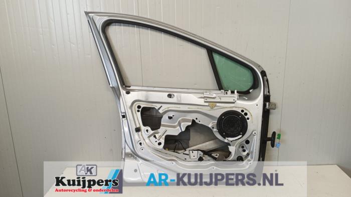 Deur 4Deurs links-voor van een Peugeot 307 (3A/C/D) 2.0 HDi 110 FAP 2003