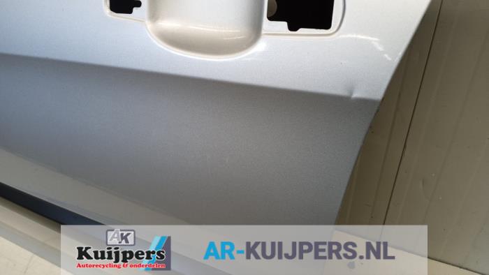 Deur 4Deurs links-voor van een Peugeot 307 (3A/C/D) 2.0 HDi 110 FAP 2003