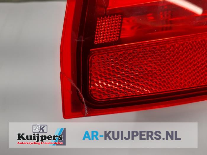 Achterlicht rechts van een BMW 2 serie Active Tourer (F45) 216d 1.5 TwinPower Turbo 12V 2015