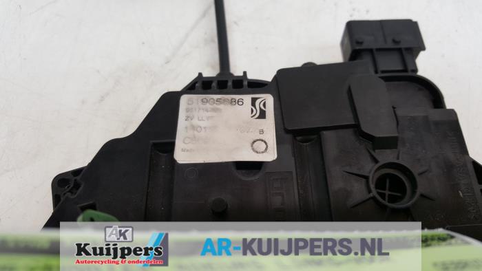 Deurslot Mechaniek 4Deurs links-voor - Fiat Punto