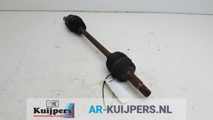 Cardanas links-voor (VWA) van een Peugeot 107 1.0 12V 2006