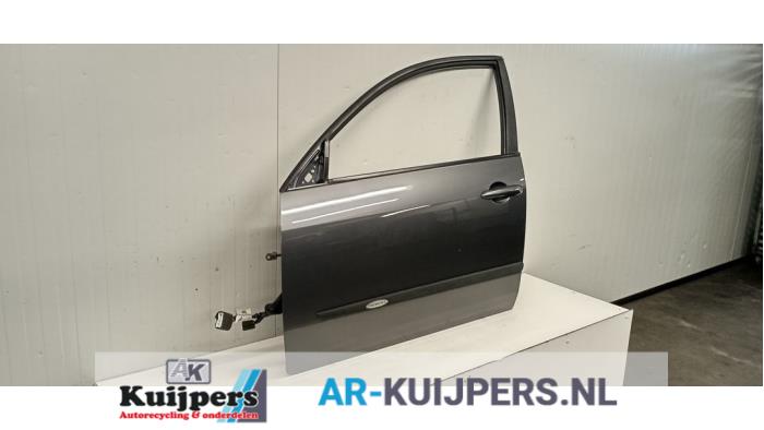 Portier 4Deurs links-voor - Nissan Primera