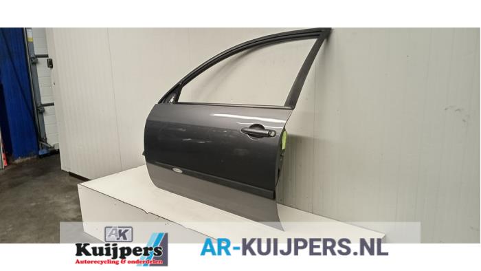 Portier 4Deurs links-voor - Nissan Primera