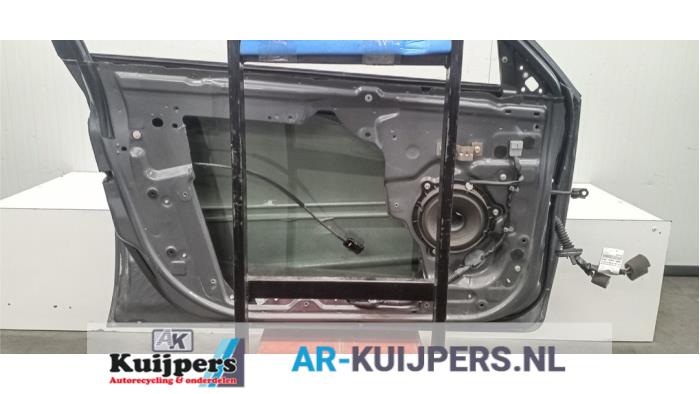 Portier 4Deurs links-voor - Nissan Primera