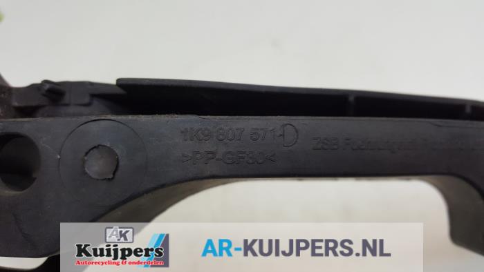 Bumpersteun links-voor - Volkswagen Golf