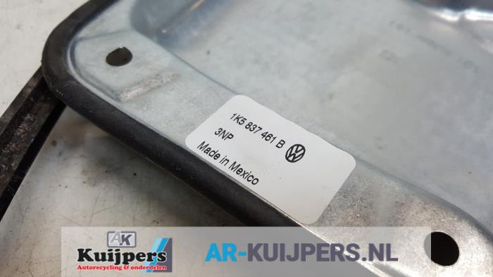 Ruitmechaniek 4Deurs links-voor van een Volkswagen Golf VI Variant (AJ5/1KA) 1.6 TDI 16V 105 2011