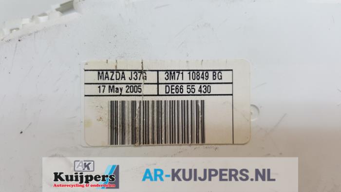 Kilometerteller KM - Mazda 2.