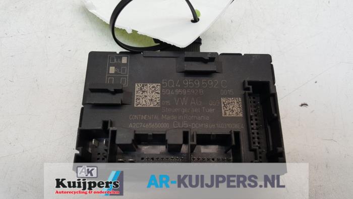 Centrale Deurvergrendelings Module - Volkswagen Golf