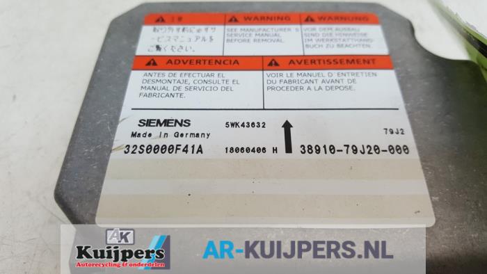 Airbag Module van een Suzuki SX4 (EY/GY) 1.6 16V VVT Comfort,Exclusive Autom. 2006