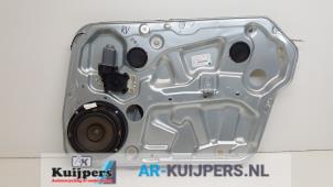 Gebruikte Ruitmechaniek 4Deurs rechts-voor Hyundai Sonata 2.4 16V CVVT Prijs € 35,00 Margeregeling aangeboden door Autorecycling Kuijpers