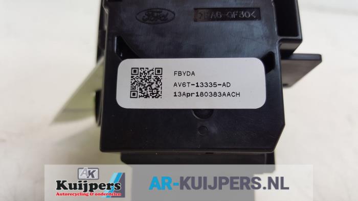 Richtingaanwijzer Schakelaar - Ford Focus