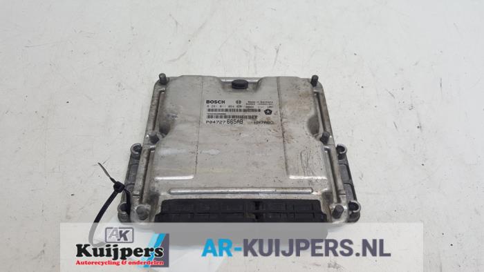 Computer Motormanagement van een Chrysler Voyager/Grand Voyager (RG) 2.5 CRD 16V 2003