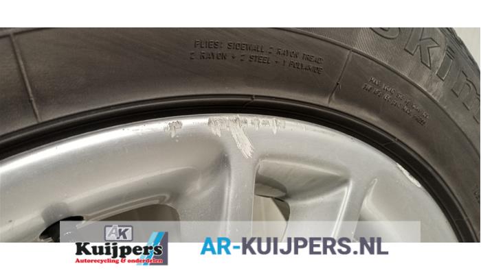 Velg + Band van een Volvo XC90 I 2.5 T 20V 2005