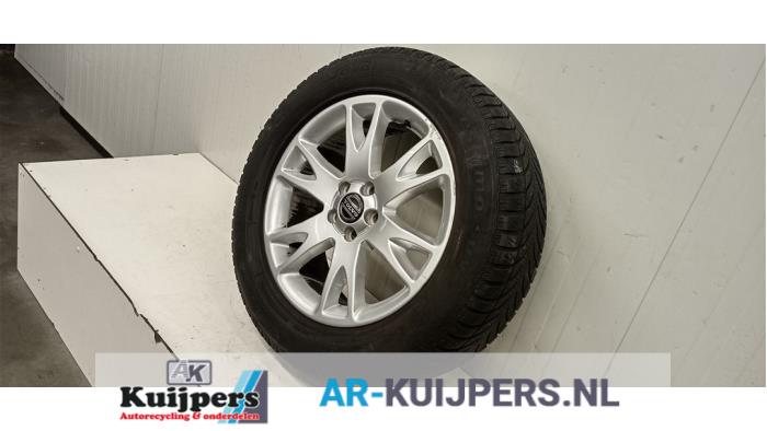 Velg + Band van een Volvo XC90 I 2.5 T 20V 2005