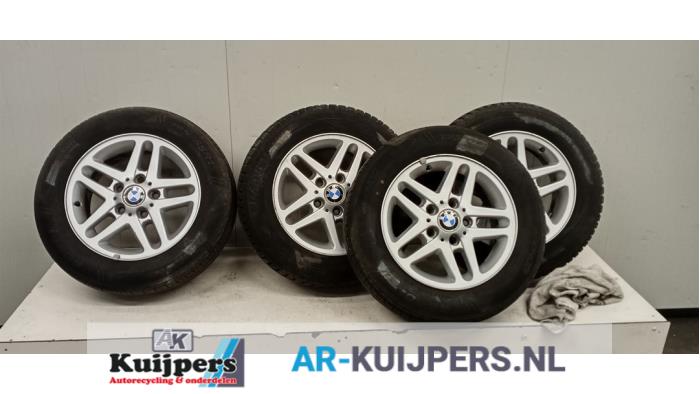 Velgen set + winterbanden - BMW 3-Serie