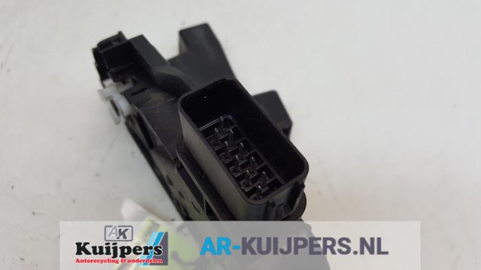 Deurslot Mechaniek 4Deurs links-voor van een Volvo V50 (MW) 1.8 16V 2006