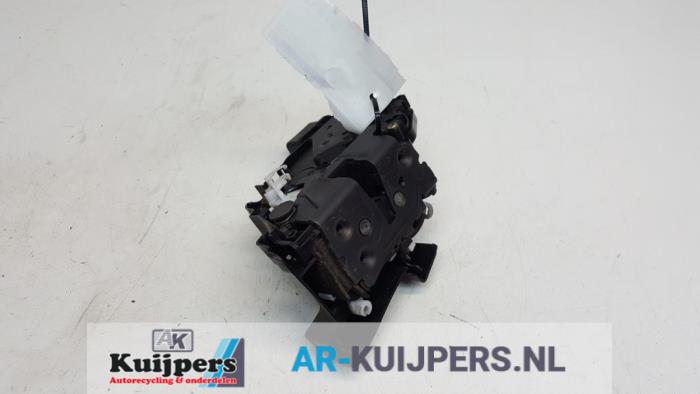 Deurslot Mechaniek 4Deurs links-voor van een Volvo V50 (MW) 1.8 16V 2006