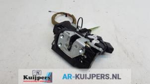 Gebruikte Slotmechaniek Portier 4Deurs links-voor Mazda 3 Sport (BK) 1.6 CiTD 16V Prijs € 19,00 Margeregeling aangeboden door Autorecycling Kuijpers