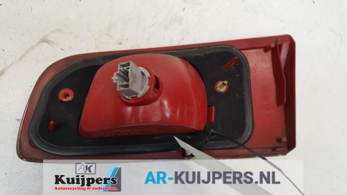 Achterlicht links - Mazda 2.