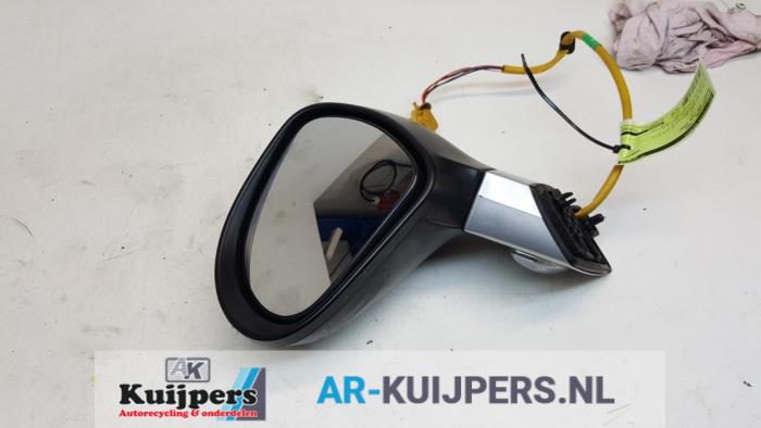 Buitenspiegel links van een Peugeot 308 (4A/C) 1.6 16V THP 150 2008