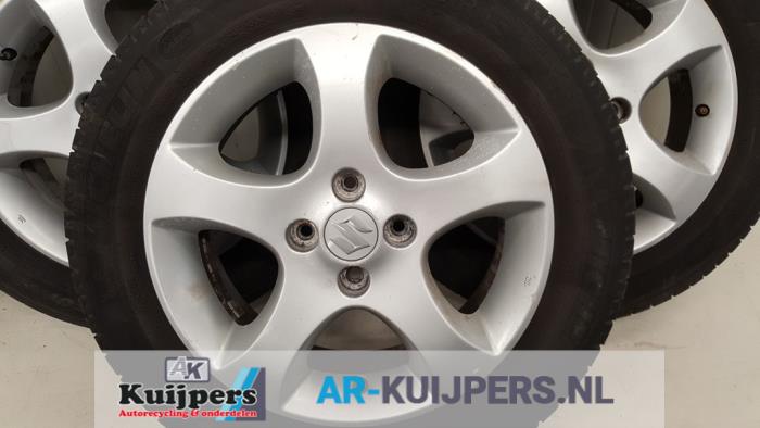 Sportvelgenset + banden - Suzuki Swift