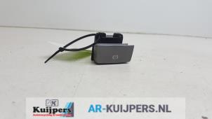 Gebruikte Handrem schakelaar Landrover Range Rover Sport (LS) 4.4 V8 32V SE Prijs € 15,00 Margeregeling aangeboden door Autorecycling Kuijpers