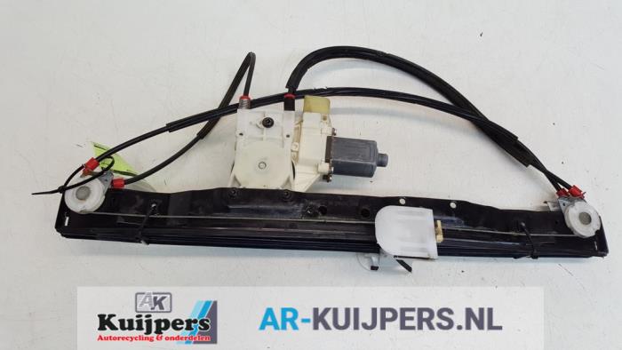 Raammechaniek 4Deurs links-voor van een Ford S-Max (GBW) 2.0 TDCi 16V 140 2009