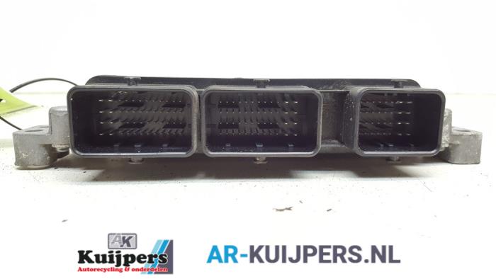 Computer Motormanagement van een Renault Clio III (BR/CR) 1.5 dCi 75 FAP 2012