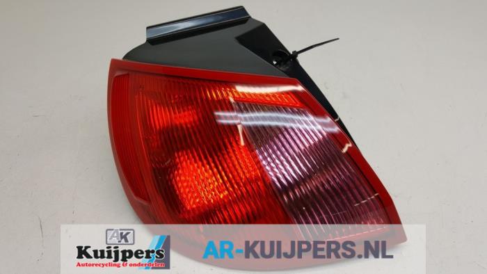 Achterlicht links - Mitsubishi Colt