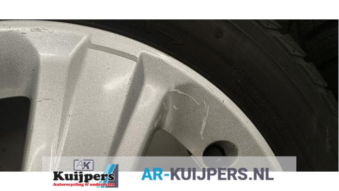 Velgen set + banden - Opel Agila