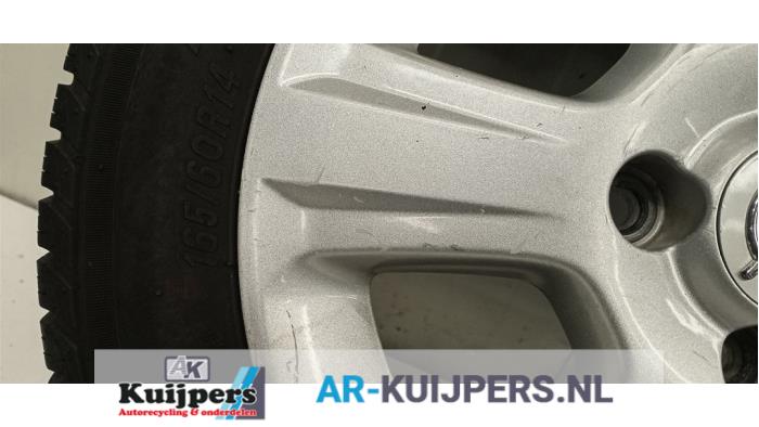 Velgen set + banden - Opel Agila