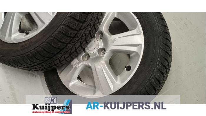 Velgen set + banden - Opel Agila