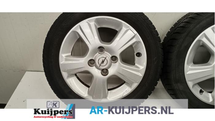 Velgen set + banden - Opel Agila