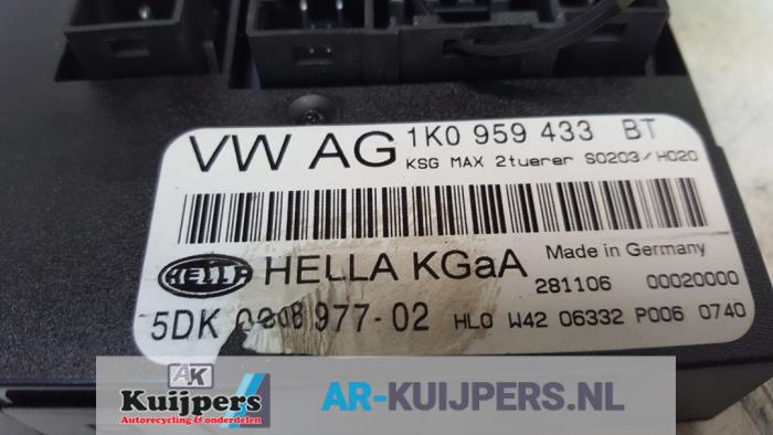 Centrale Deurvergrendelings Module - Volkswagen Touran
