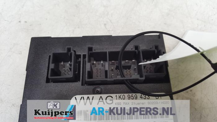 Centrale Deurvergrendelings Module - Volkswagen Touran