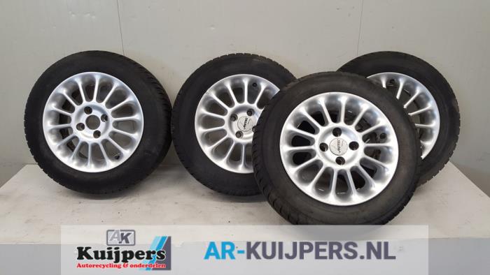 Velgen set + banden - Renault Twingo