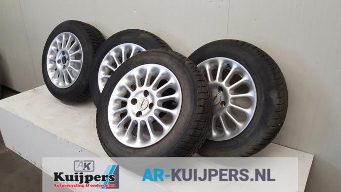 Velgen set + banden - Renault Twingo